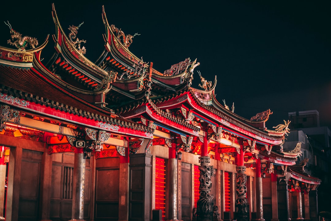 It was my last night in Taipei, I succeeded to take a wonderful picture of this temple during the night. Best trip of my life.